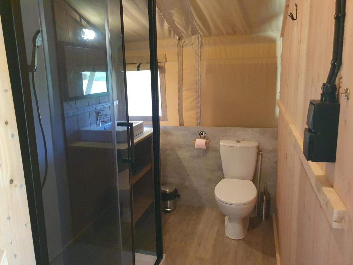 Luxury Safari Tents At Moulin Du Pommier Glamping & Tente de luxe