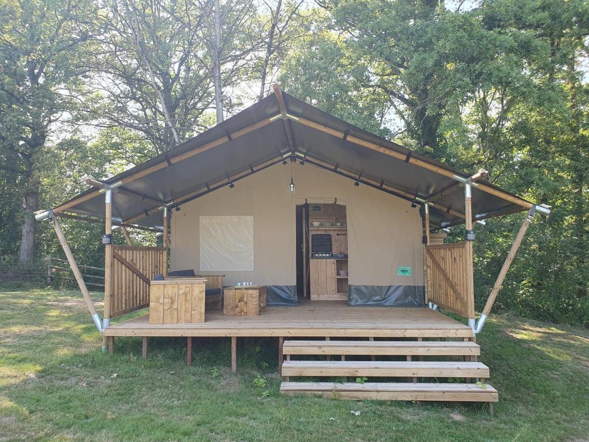 Luxury Safari Tents At Moulin Du Pommier Glamping & Tente de luxe *