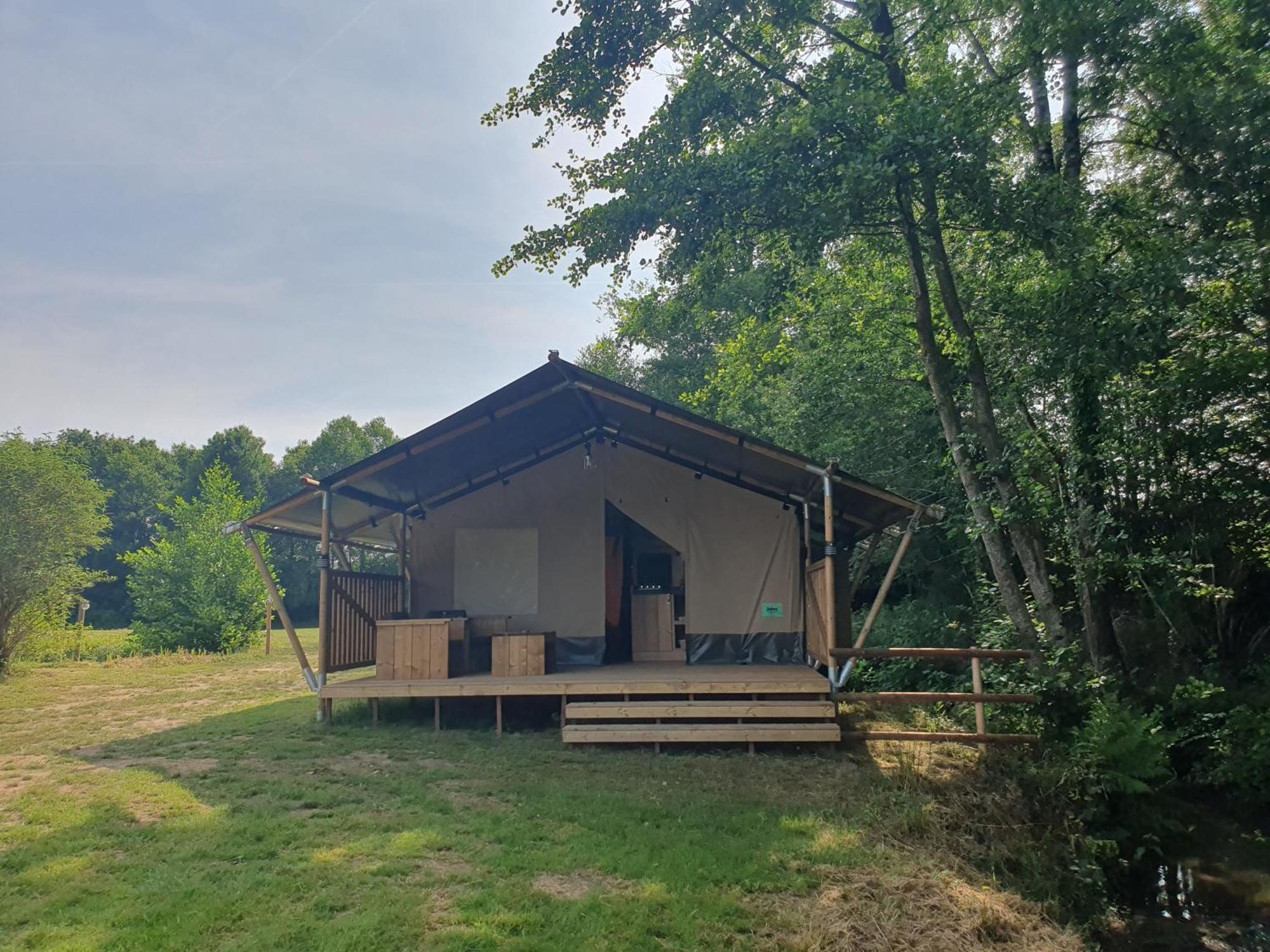 Tente de luxe Luxury Safari Tents At Moulin Du Pommier Glamping & Saulgond